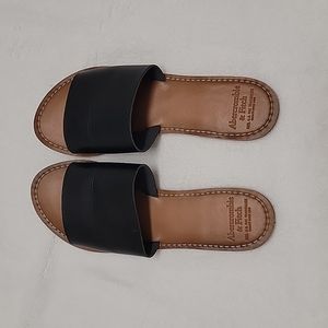 Abercrombie & Fitch Slides